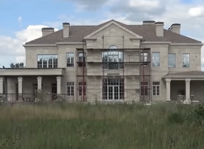 Estates for Zelensky, Yermak, and Chernyshev: The State Prosecutor’s Office reveals construction details in Kozin