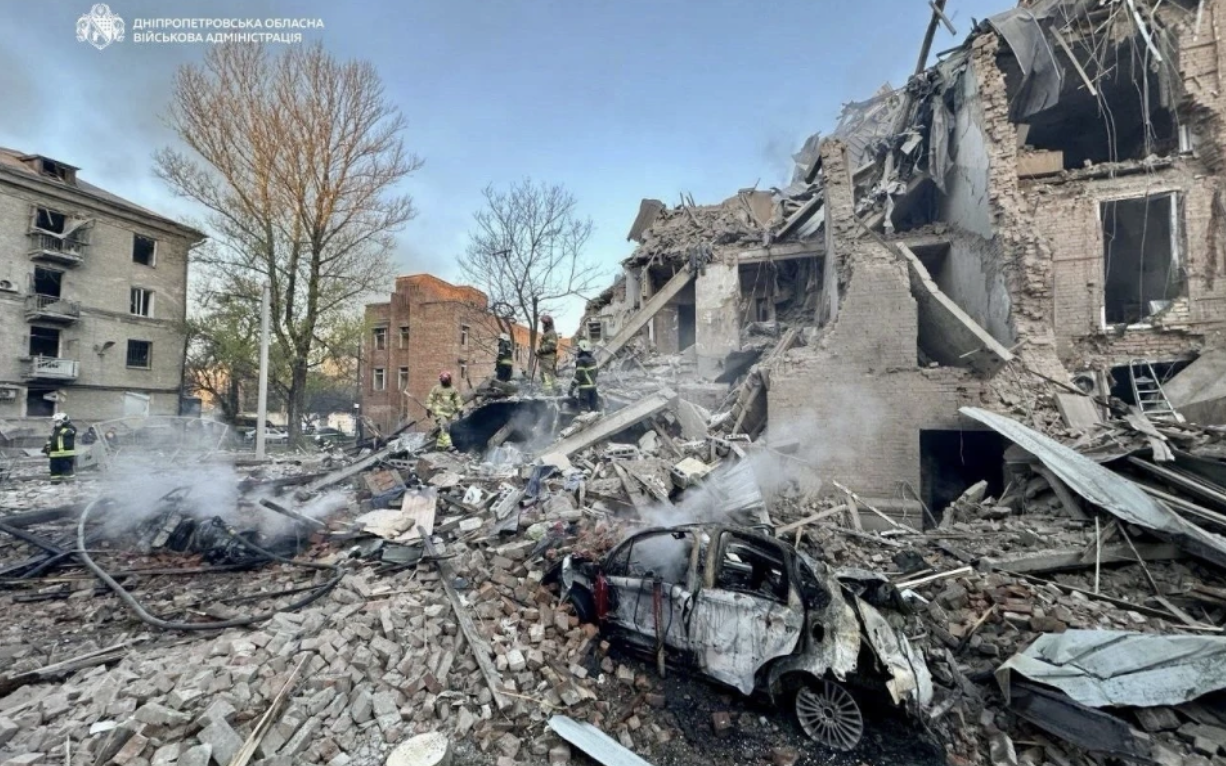 Нічна атака РФ: влучання в житло у Харкові та Дніпрі, є загиблі й десятки поранених