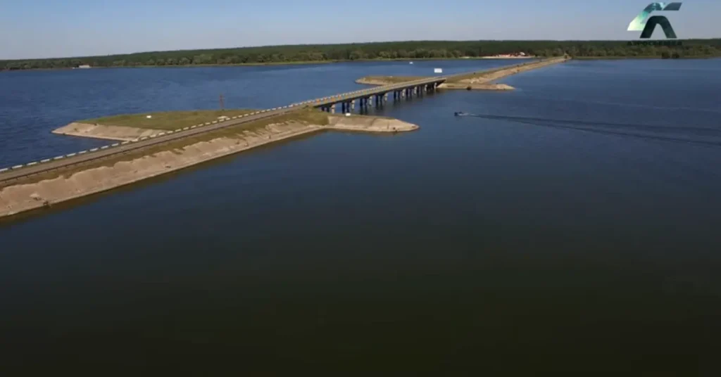 Russia dropped six KABs on the Pecheneg Dam in the Kharkiv region