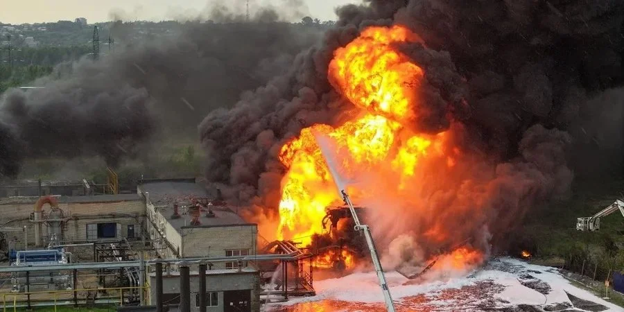 Дрони атакували НПЗ і нафтоперекачувальну станцію в Росії