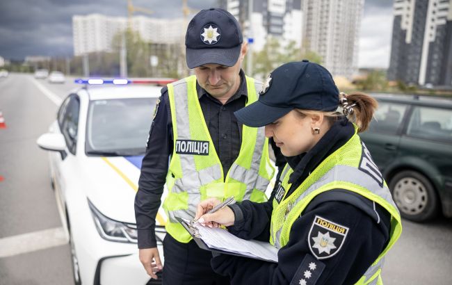 In Kyiv, men staged a massacre in a shopping mall and took out a gun