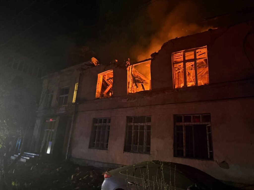 Russia launches massive attack on Odessa: fires in high-rise buildings, 16 injured