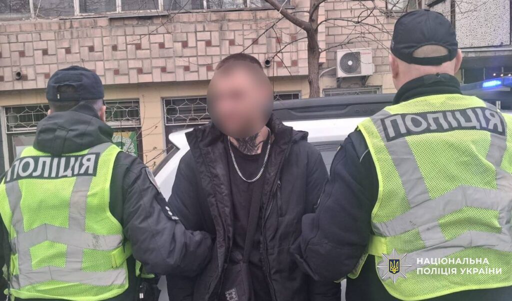 В центре Чернигова задержали пьяного мужчину за стрельбу: все детали инцидента
