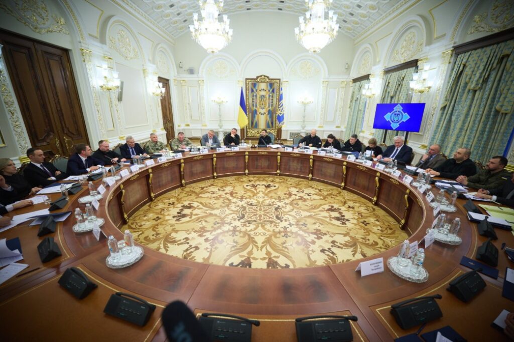Позасудові розправи: як президентські санкції впливають на правове поле України