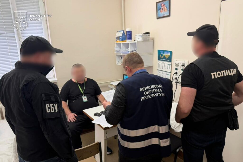 Уролог на Закарпатті продавав ухилянтам “камені” для фіктивних діагнозів