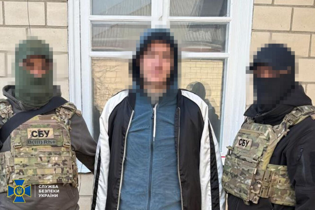 В Киеве разоблачили агента ФСБ, который координировал поджоги авто ВСУ