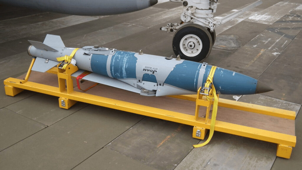 Украина может получить JDAM-ER: США согласовали продажу боеприпасов