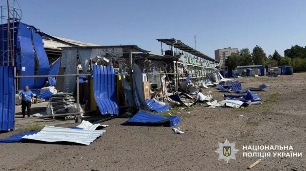 Россия ударила баллистикой по центру Прилук: есть погибшие и много раненых