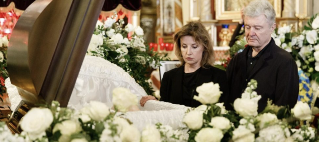 Poroshenko and the EU faction arrived to pay their respects to Stepan Kubiv.