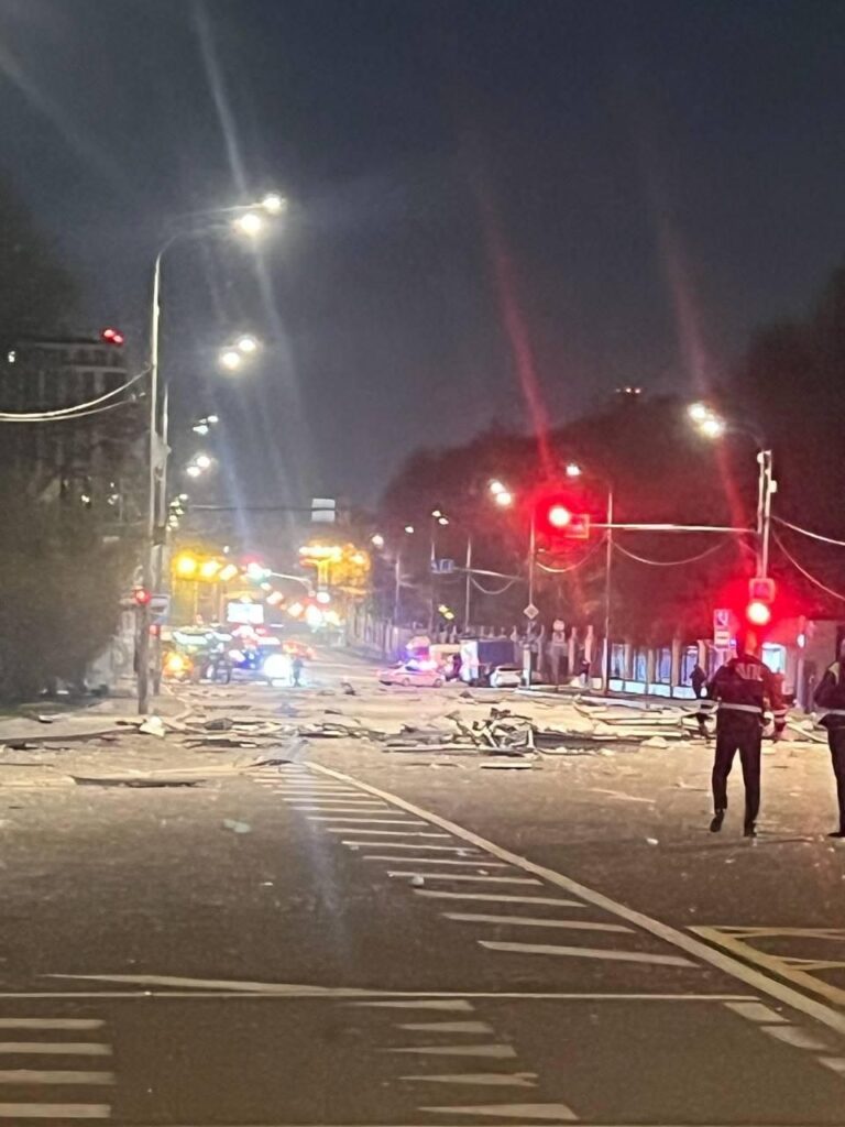 Exploded six kilometers from the Kremlin: in Moscow, a drone hit an elite residential complex, debris fell in the middle of the street