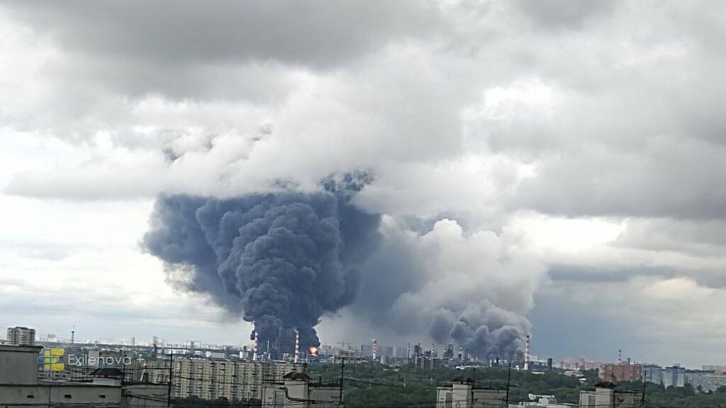 Moscow refinery left without main capacity after two attacks – media