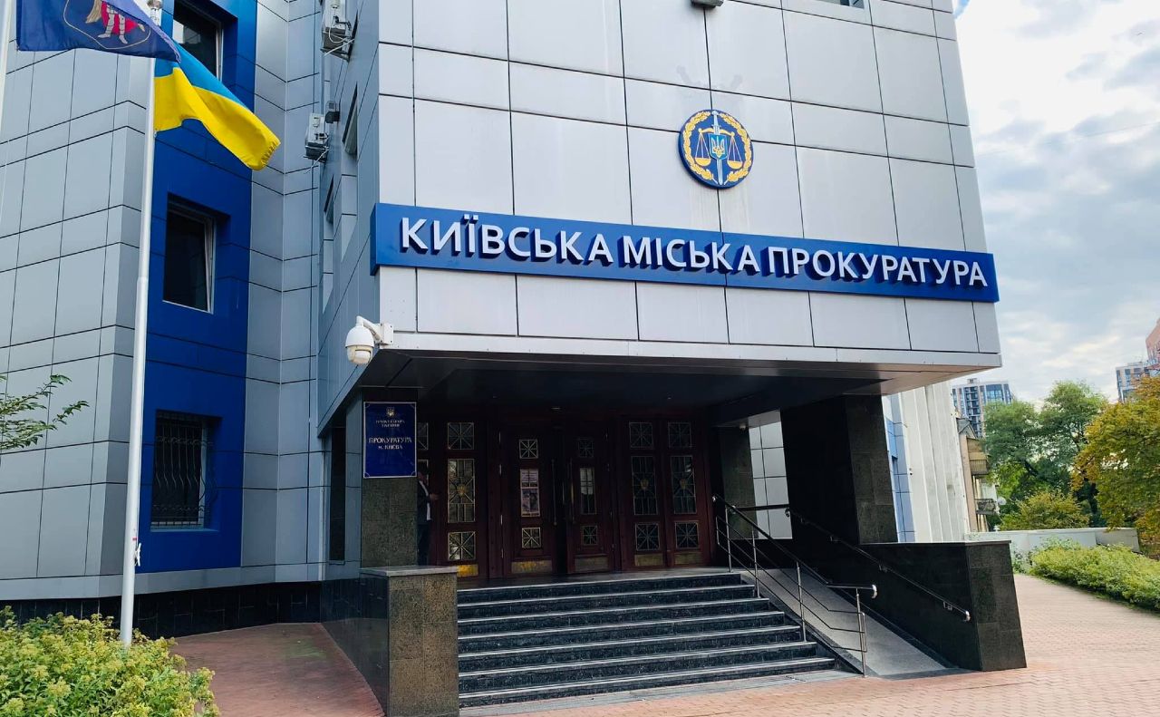 Продавали вигадані авто військовим: у Києві викрил