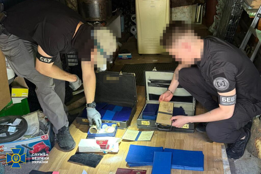 A large-scale scheme for producing fake documents was exposed in Ukraine: details