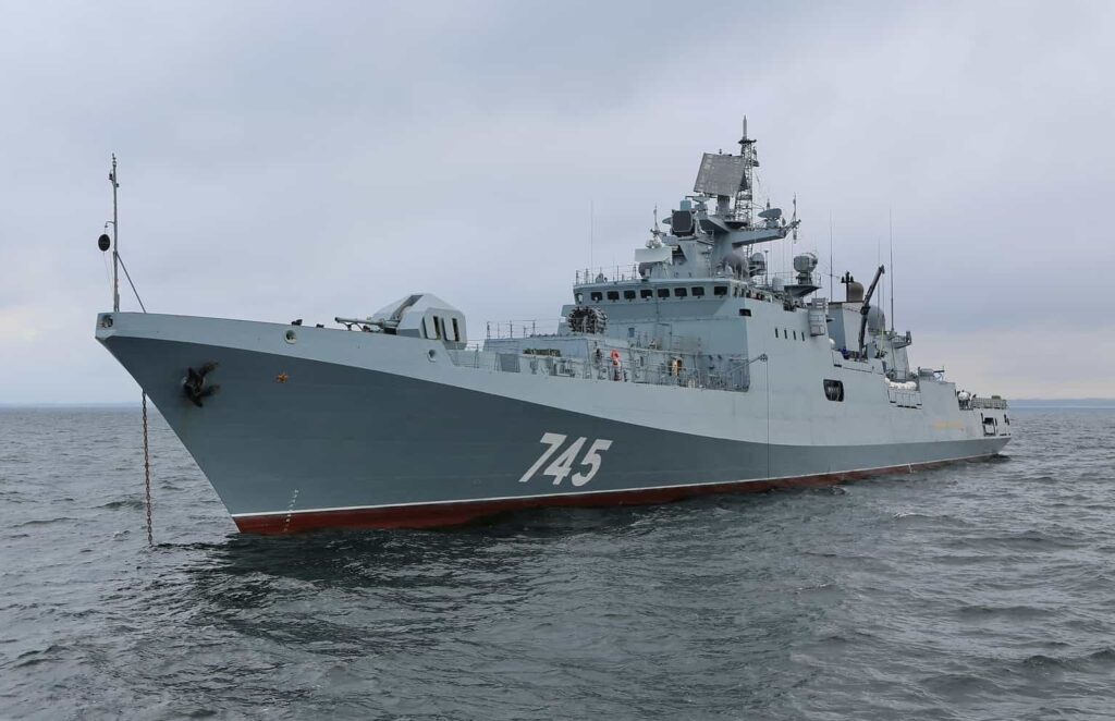 Российский фрегат открыл огонь у британской яхты в Ла-Манше – СМИ