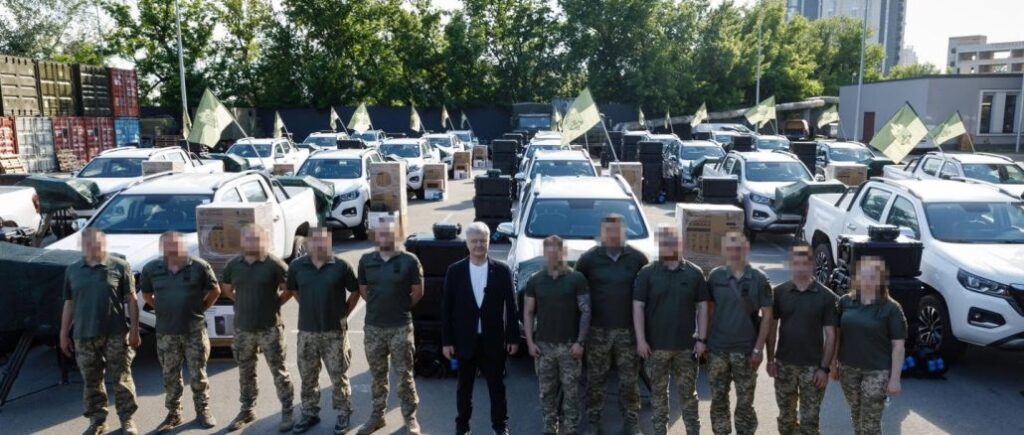 Poroshenko handed over 25 Ai-Petri complexes to the troops, for the first time financed jointly with Western allies