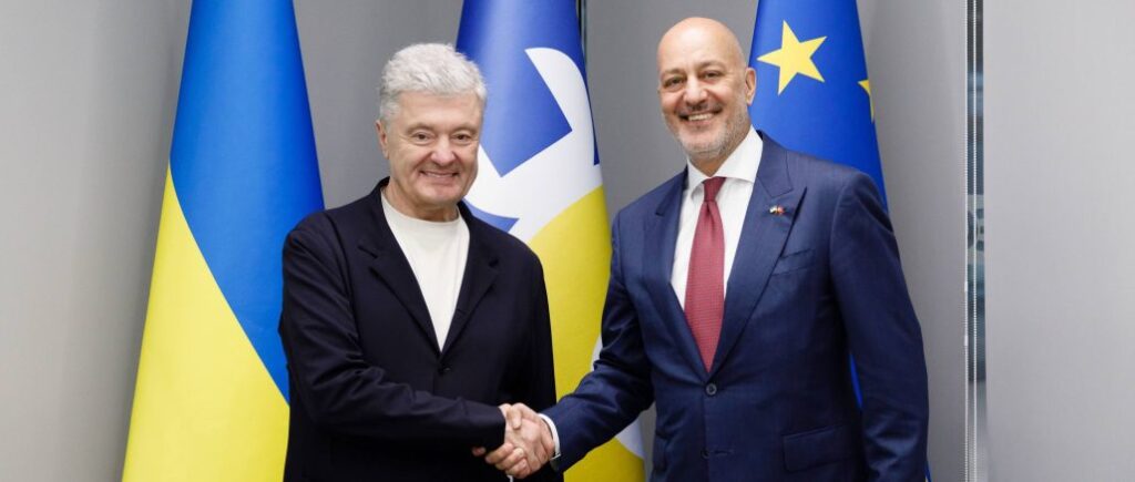 Порошенко обсудил с послом Турции ситуацию в Черноморском регионе