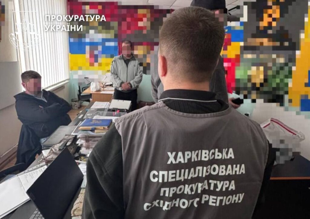 Посадовців армійського корпусу затримали за вимагання грошей з військовослужбовців