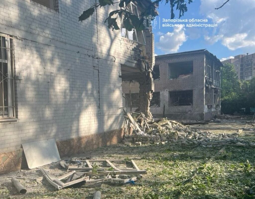 Russians massively attacked Zaporizhia with KABs: four people were killed, six more were injured