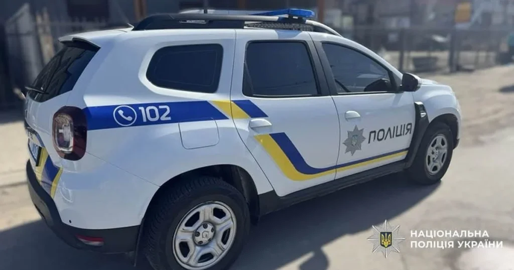 На Буковине мужчина открыл огонь по полицейским и сбежал в лес: его разыскивают