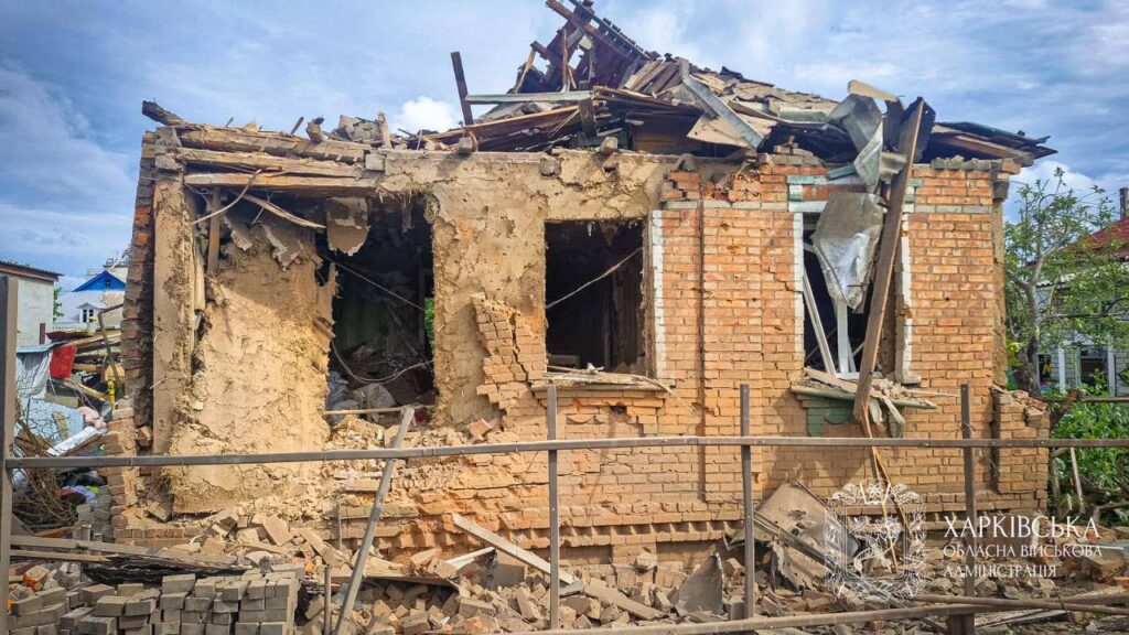 У Харкові є влучання в приватний будинок: загинула людина, девʼятеро поранених