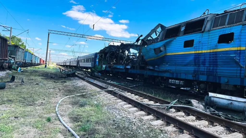 Росіяни атакували безпілотником пасажирський поїзд у Запорізькій області