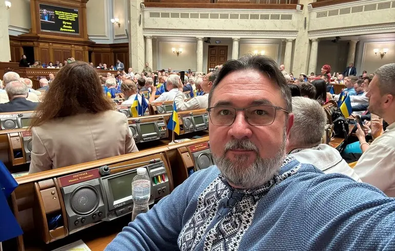 Скандал зі звільненням Федорова: один з нардепів “слуг” складає мандат