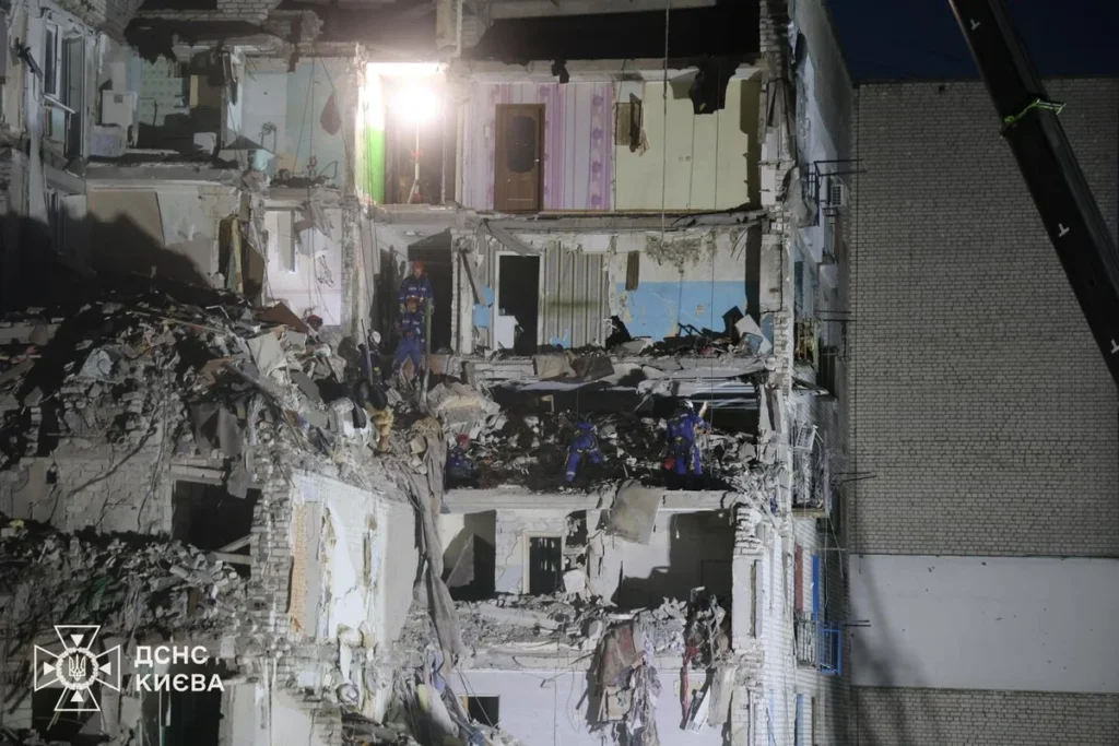 Debris clearance continues in Kyiv: death toll rises