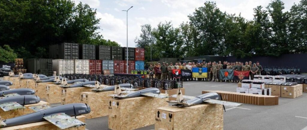 Adult decisions are needed: Poroshenko transferred drones to the brigades of the Armed Forces of Ukraine and called on the authorities to urgently appoint key ministers