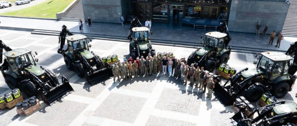 There is a shortage of construction equipment at the front: Poroshenko handed over a batch of excavators, sawmills and ATVs to the military
