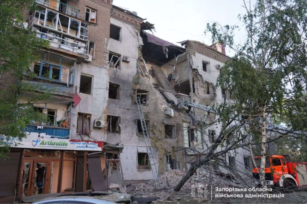 Росія вдарила КАБами по Запоріжжю: є загиблі та багато поранених