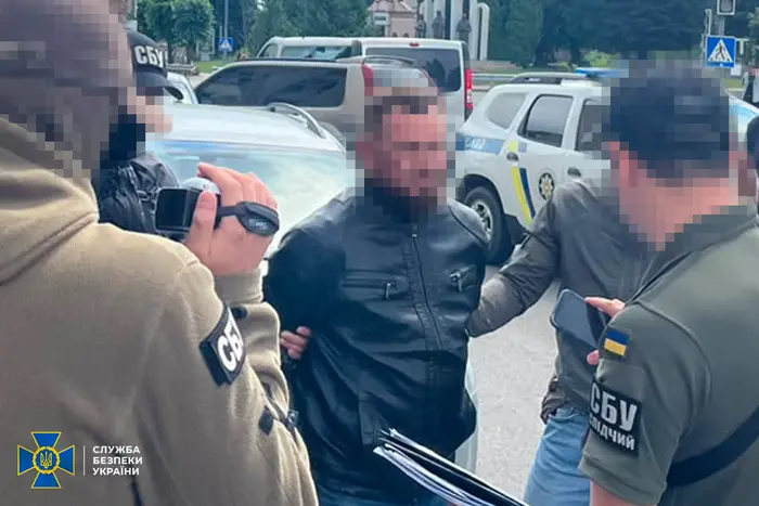 Полював на військових і наводив ракети: на Рівненщині затримали агента ФСБ