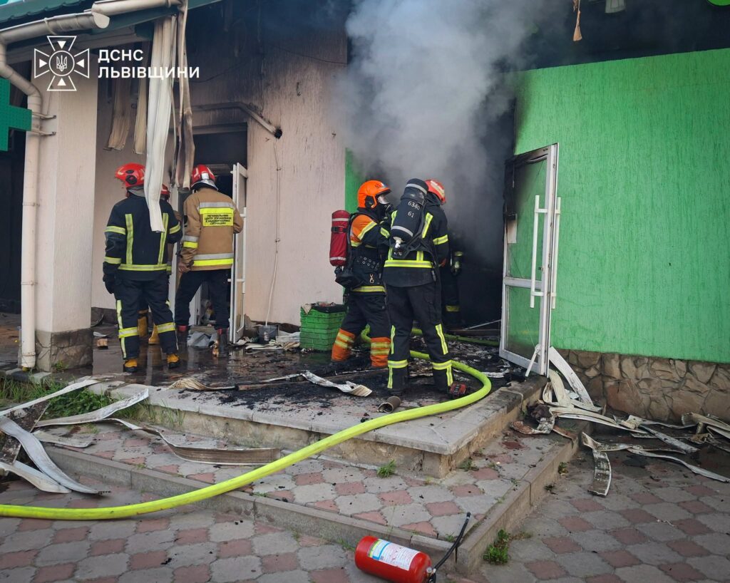 У Львові стався вибух в аптеці: загинула людина