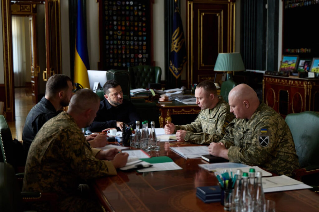 Зеленський анонсував кадрові рішення у ЗСУ: що відомо