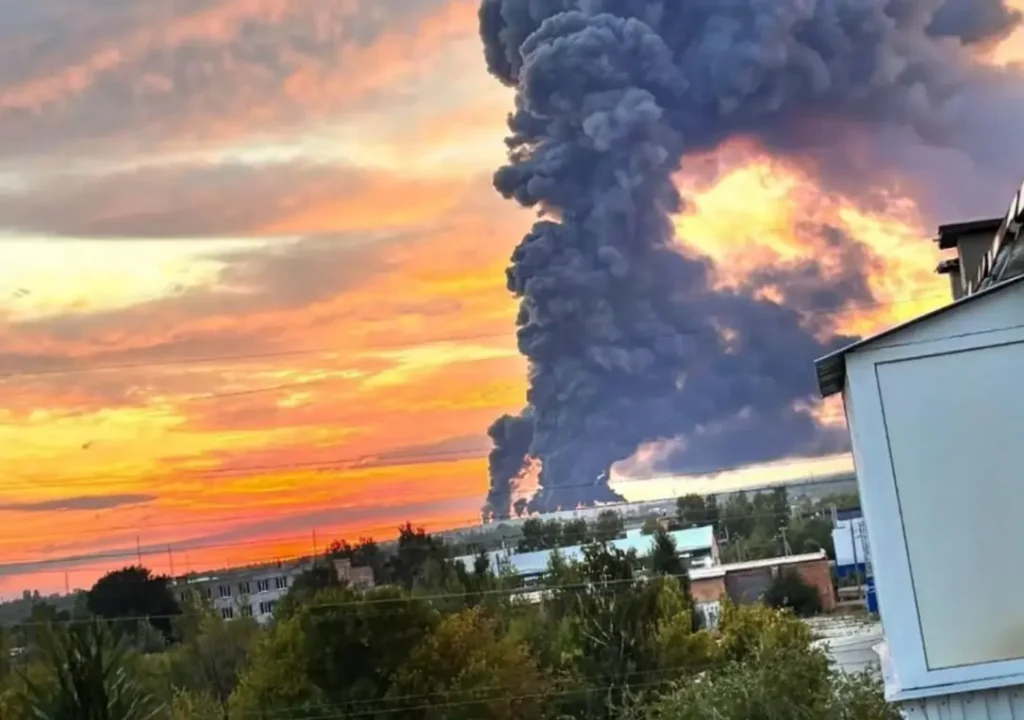 Рахунок відкрито: ЗСУ вперше атакували склади маркетплейсу Ozon у Росії