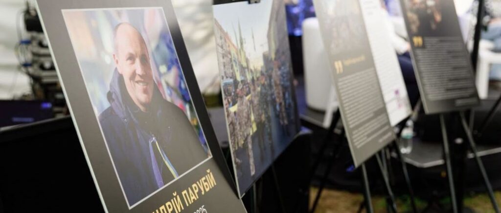 Порошенко на фестивале «ТуСтань! Путь Героя!»: Андрей Парубий всегда боролся за будущее Украины