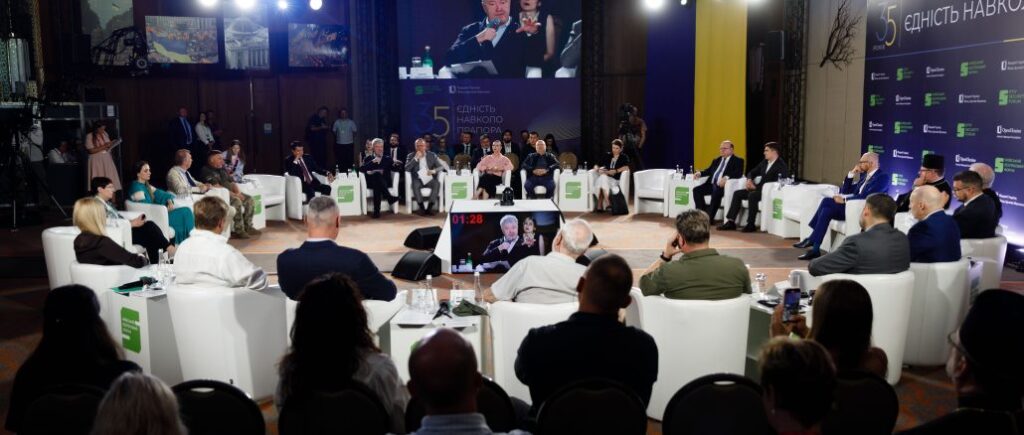 Порошенко: єдність не може бути ширмою для влади, бо на кону порятунок України