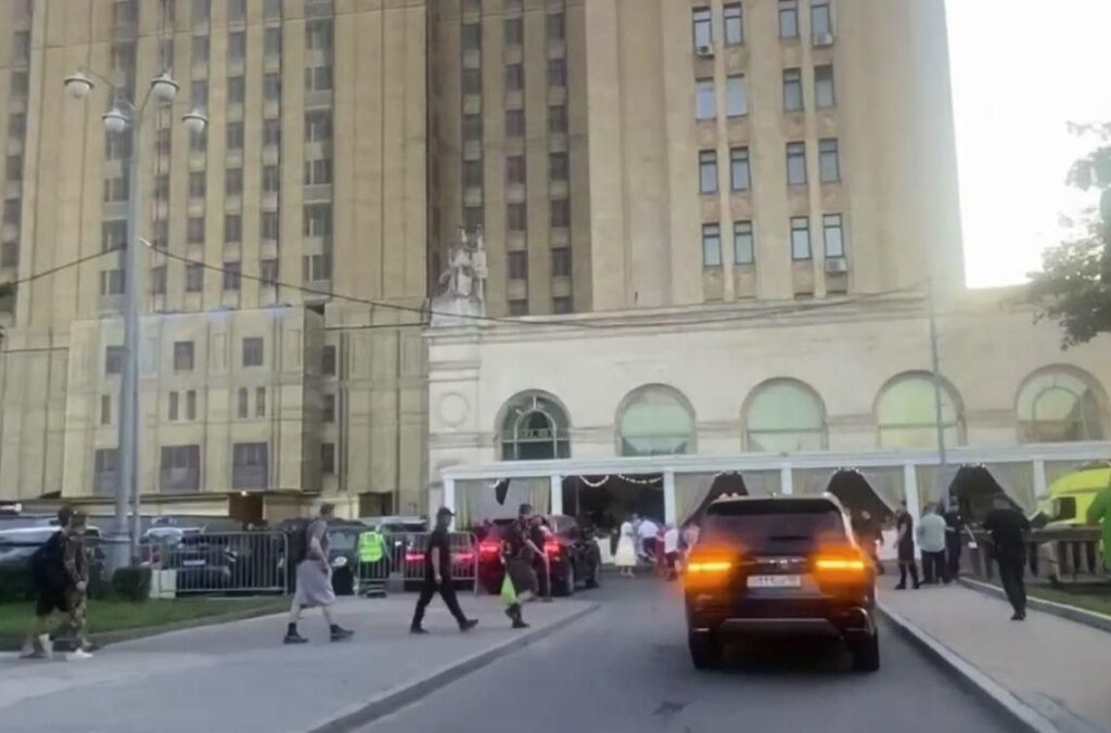 An explosion occurred in an elite restaurant in the center of Moscow: there are dead and dozens injured