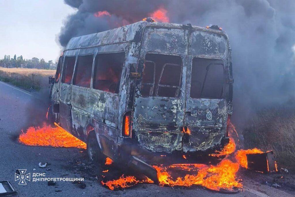 Russians attacked a minibus in the Dnipropetrovsk region: eight people were injured, including a child
