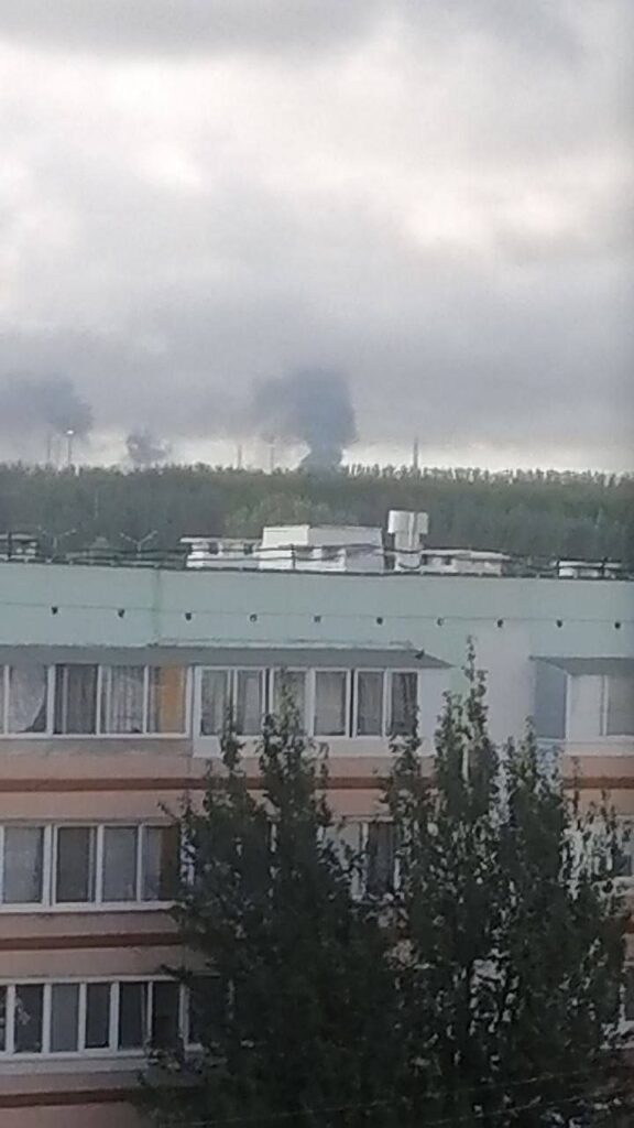 У Татарстані дрони атакували Нижньокамський НПЗ, на місці ударів зайнялась пожежа