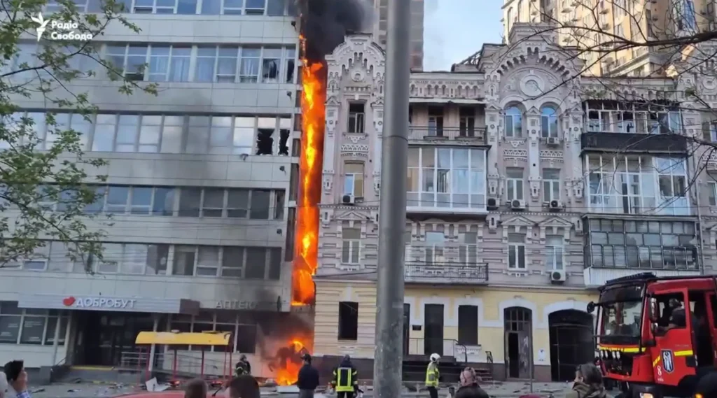 Russians attacked the Dobrobut medical center in central Kyiv, a fire broke out in the building