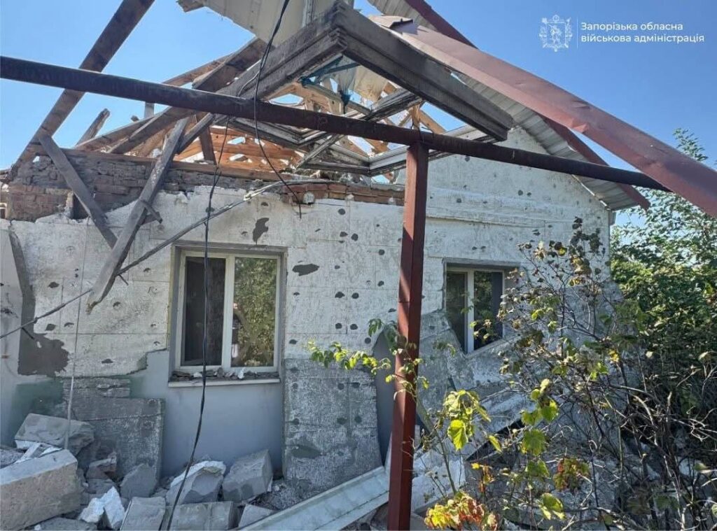 Росіяни атакували Запорізьку область авіацією, дронами та артилерією: є руйнування та поранені