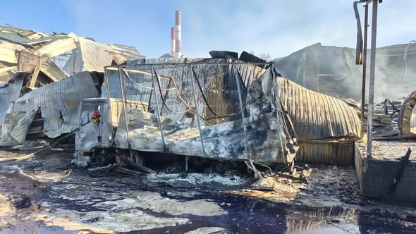 Російська атака знищила склад Kiddisvit у Києві: працівники не постраждали
