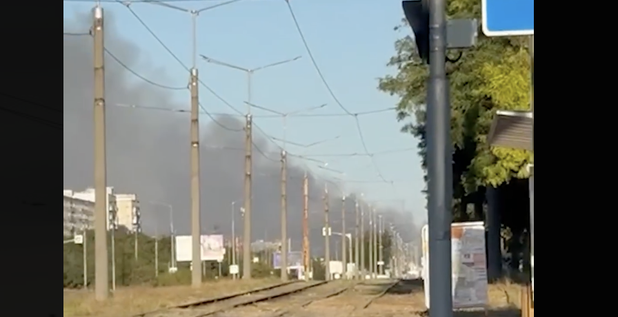 Zelensky reported strikes on oil refineries in Ryazan, Perm Krai, and Tatarstan.