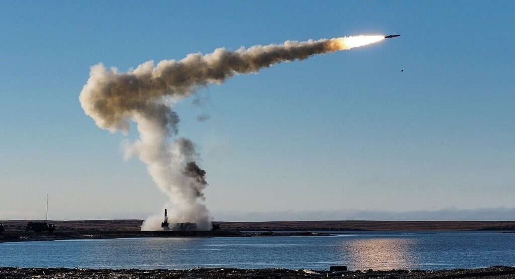 Носій ракет “Циркон” та “Онікс”: бійці ГУР уразили російський ракетний комплекс “Бастіон”