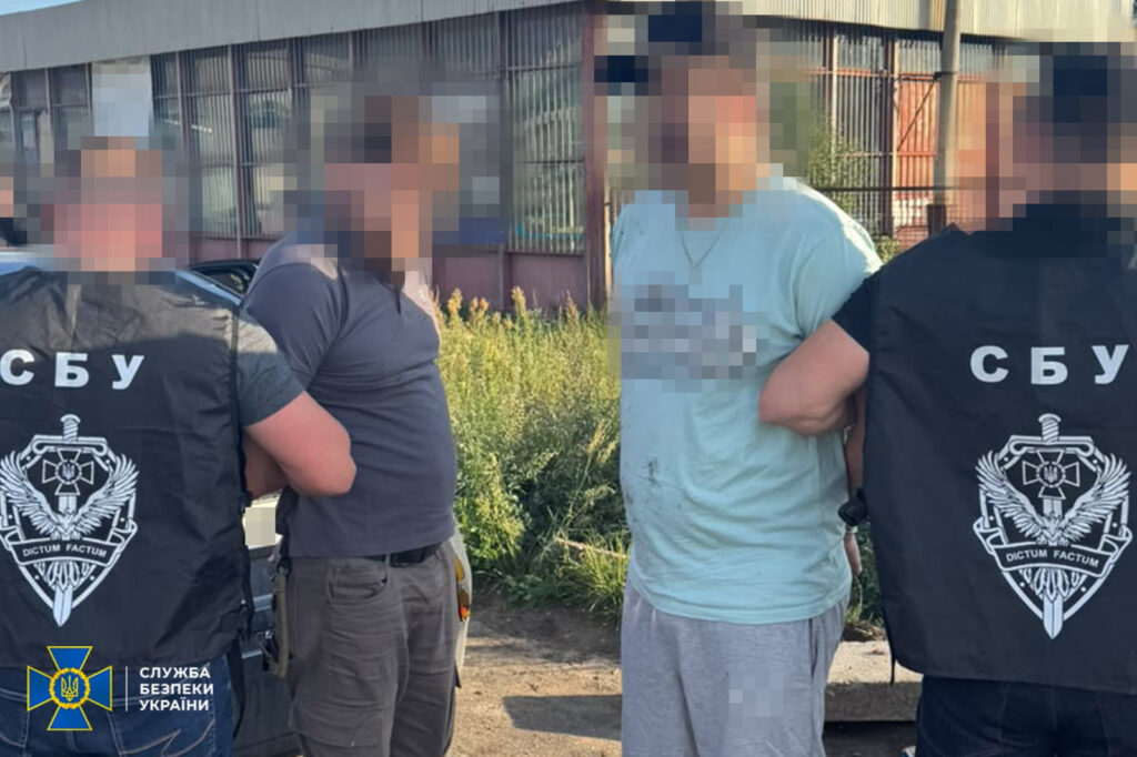 До 25 тисяч доларів за уникнення мобілізації: СБУ викрила шість схем в різних регіонах