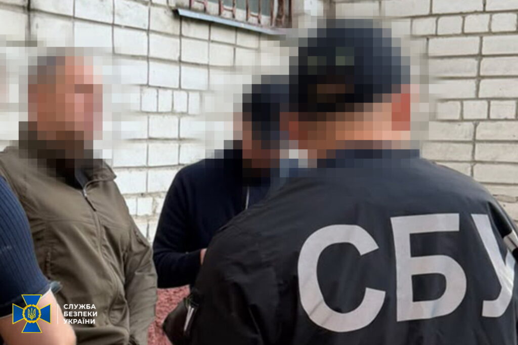 Требовал 10 тысяч евро: СБУ задержала руководителя учреждения ВСУ