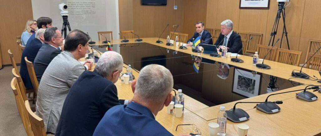 Порошенко зустрівся з Групою дружби з Україною у литовському Сеймі