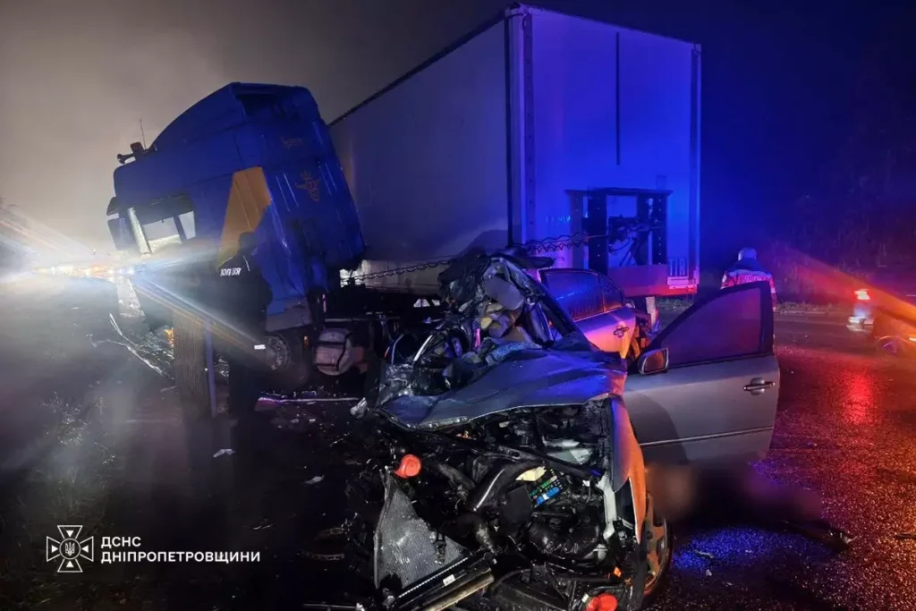 A car and a truck collided in Dnipro: four people died, including a child