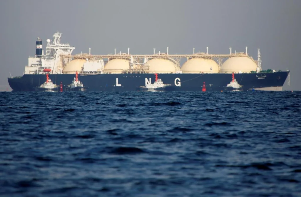 Росія будує газовози для Арктики: як новий флот допоможе Кремлю обходити санкції