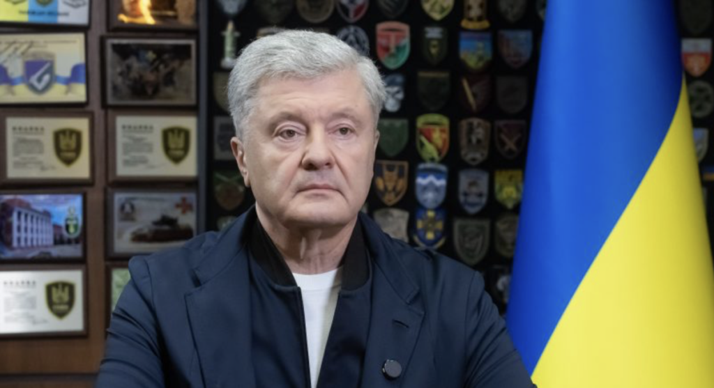 Для миру потрібна сильна армія – Порошенко показав, де є понад півтрильйона гривень для ЗСУ